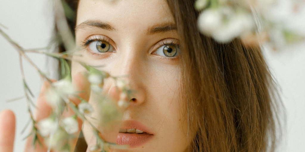 Navigating Spring with Sensitive Skin: Tips for a Smooth Transition