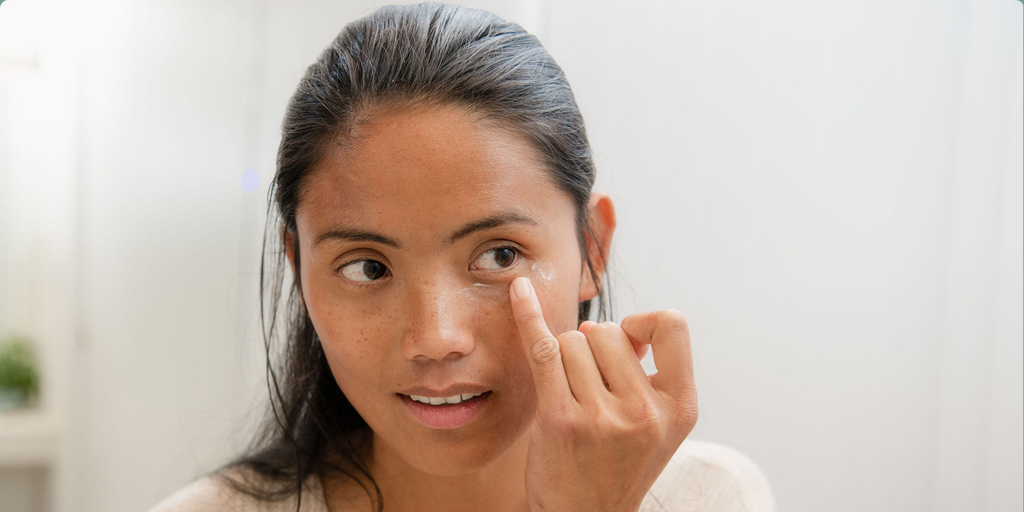 How to Treat Tired Eyes Naturally: Tips for Busy Women